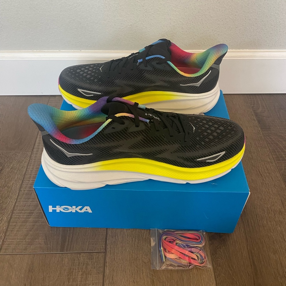 Hoka One One Clifton 9 Running Shoes
Men’s 12 - Picture 4 of 6